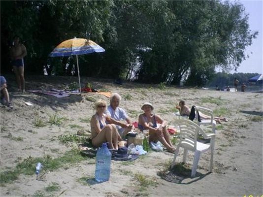 В продължение на десетилетия о. Чайка  бе единствена възможност за отдих край река Дунав при Силистра