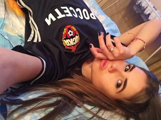 Александра се казва приятелката на младата звезда на руския футбол Александър Головин, който е пред трансфер в италианския “Ювентус”.