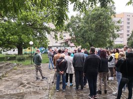 Кметът на Карлово д-р Емил Кабаиванов увери местните жители, че прави всичко възможно да бързото приключване на ремонтите.


Снимка: община Карлово