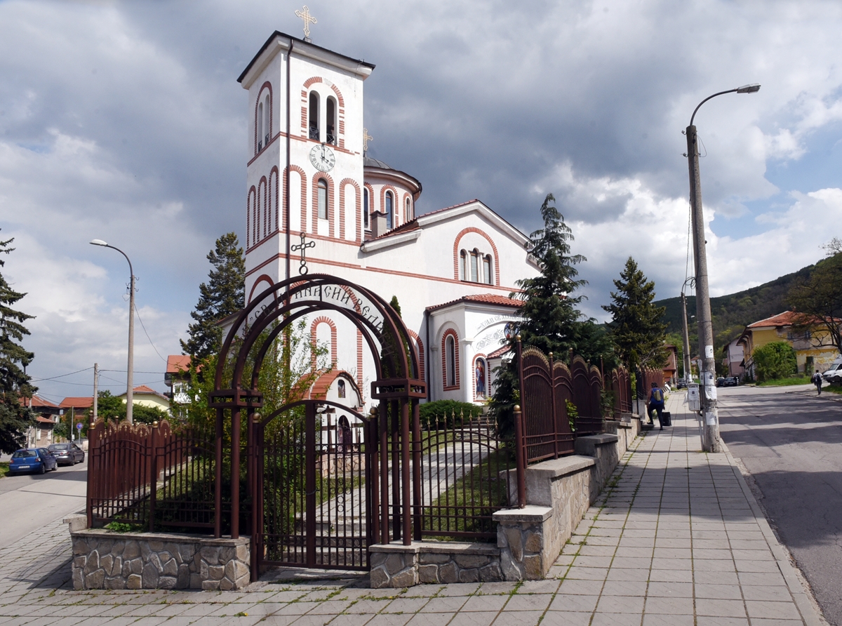 41% от българите в 8 големи града, но в 201 села няма и 1 жител