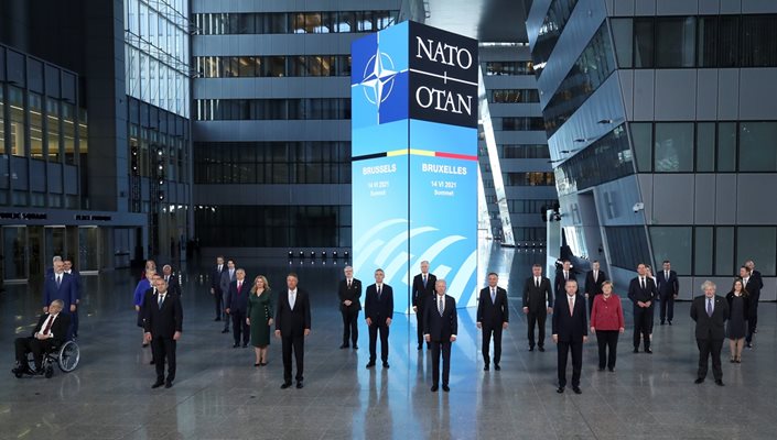 Лидерите на страните от НАТО преди срещата на върха в Брюксел

СНИМКИ: РОЙТЕРС