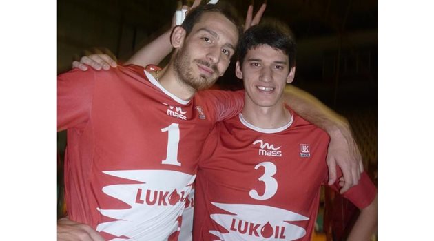 В Годината на Заека Иван Власев (вдясно), Теодор Богданов и отборът на "Лукойл" не са се отказали от битката за шампионската титла.