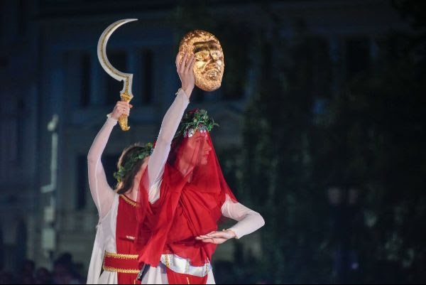 Спектакълът "Мистерия на Тракийския Херос" показа реплики на автентични артефакти от Енеолита (Снимки, видео)