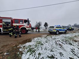 Тренираха спасяване на ранени при катастрофа между ученически автобус и кола. СНИМКИ: ОД на МВР - Кюстендил