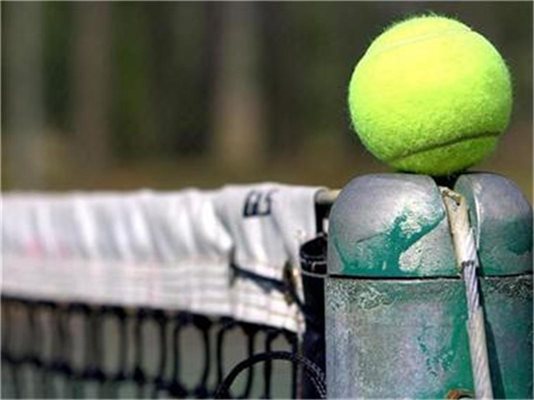 Куршум едва не улучи тенисист в София