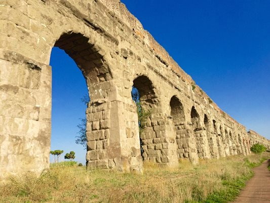 Водата стигала до Древния Рим по акведуктите
