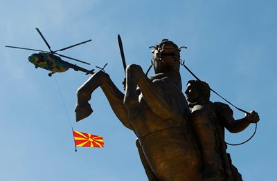 Паметникът на Александър Македонски в Скопие. СНИМКА: РОЙТЕРС