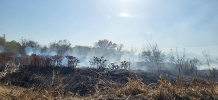 Депото за утайки край Катуница продължава да тлее, препоръчват децата да стоят вкъщи