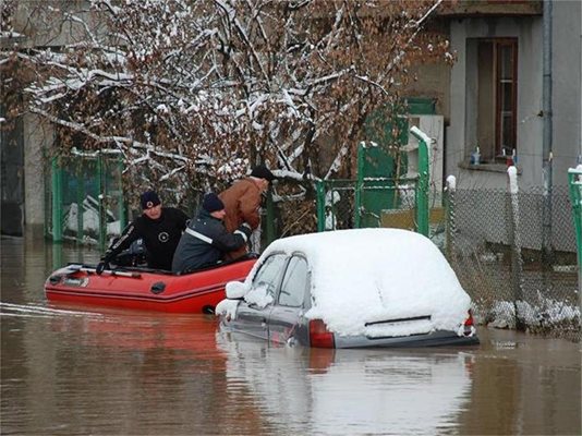 Бедствено положение бе обявено в няколко общини заради последните наводнения.