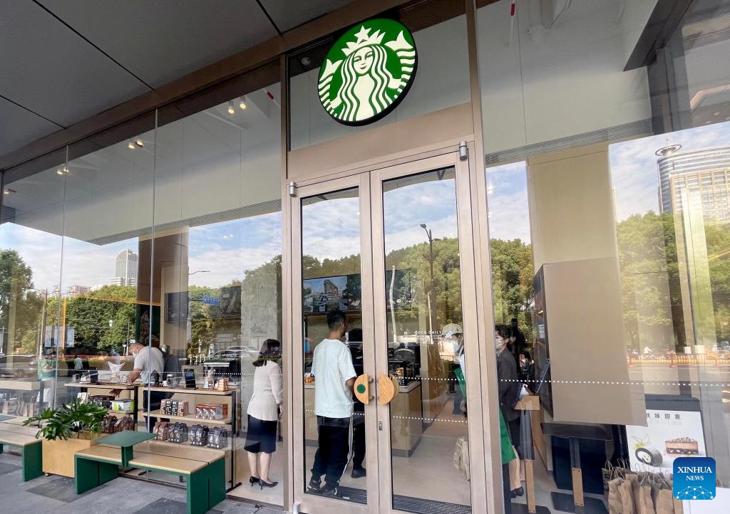 "Старбакс" отвори 6000-ния си магазин в Китай
