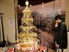 Японски магазин продава златна коледна елха за 1,8 млн. долара
