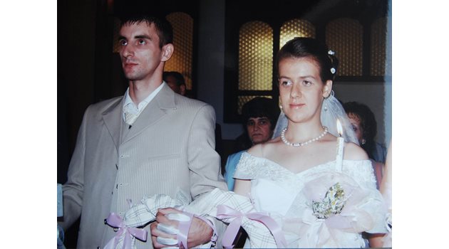Спаска Митрова на сватбата си с Воислав през 2006 г.