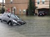 Наводнения парализираха Хюстън, властите евакуират хората спешно
