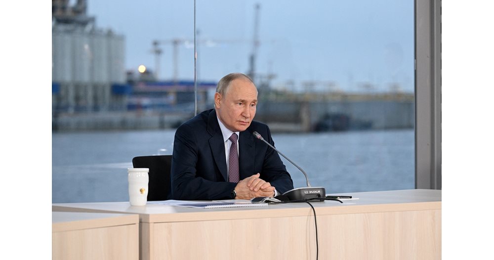 Vladimir Putin Warns Poland of Territorial Ambitions in Former Soviet Union and Threatens Military Response