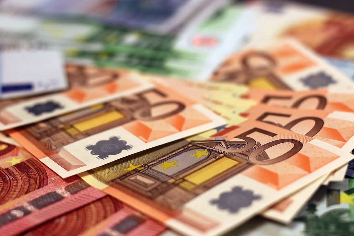 Еврото продължава да расте в нивата над 1,08 долара