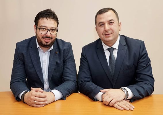 Изпълнителният директор Калин Йонов (вдясно) и финансовият директор Радослав Пашов.