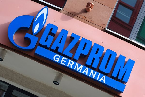 Енергийният монополист “Газпром” спря газоподаването към Германия, Нидерландия, Италия и др. страни. За две години обаче руския газ поскъпна с близо 2000%.

СНИМКА: РОЙТЕРС