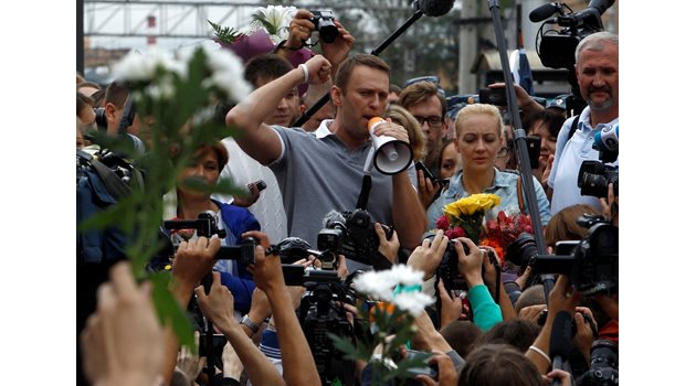 Алексей Навални по време на антиправителствен протест. СНИМКА: РОЙТЕРС