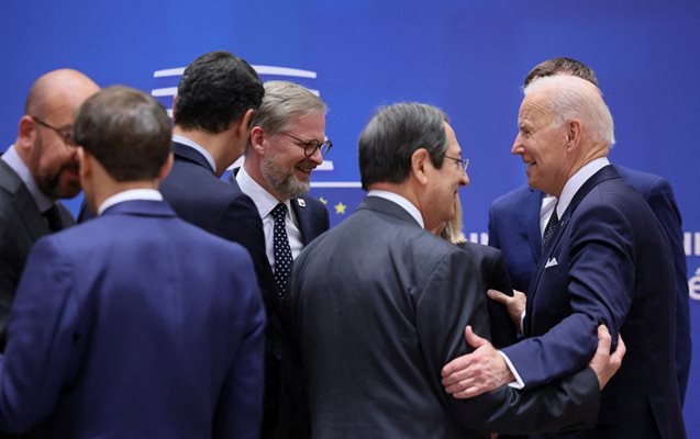 Евролидерите разговарят с американския президент Джо Байдън на срещата на върха на Европейския съвет СНИМКА: Ройтерс 