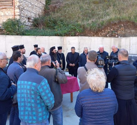 "Хората да не се мразят ида обединяват усилията си", призова викарият на пловдивския митрополит.