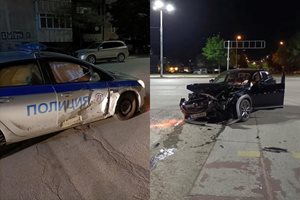Катастрофа с патрулка на пловдивско кръстовище, не спряла на стоп (Снимки)