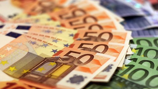 Парламентът задължи кабинета да поиска от 1 юли 2025 г. да въведем еврото у нас