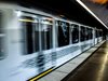 Непознат блъсна жена върху релсите на метрото в Ню Йорк