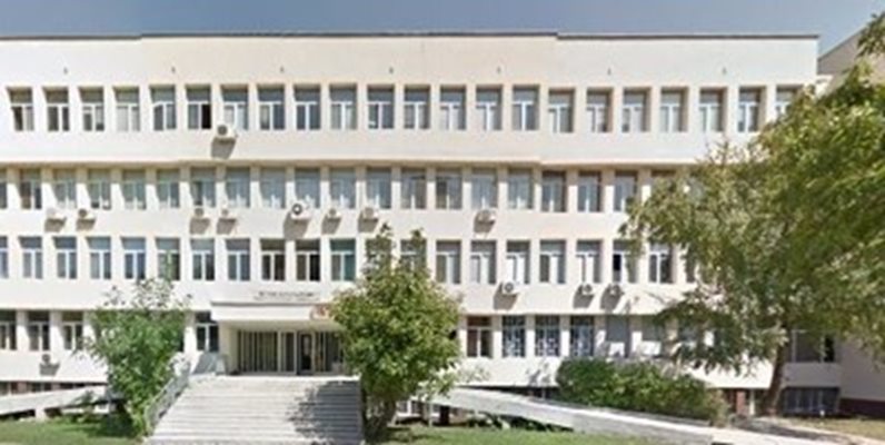 Военна болница в Пловдив Снимка: Google street view