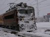 Локомотив удари вагони с пътници в Мездра, има ранени