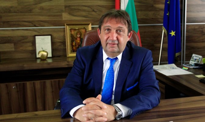 Готов е проектът за укрепване на свлачището на магистрала „Струма“, каза министър Шишков