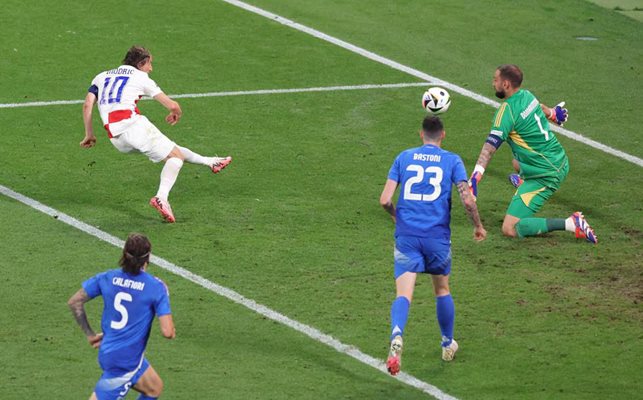 Хърватия поведе, но допусна изравнителен гол в края