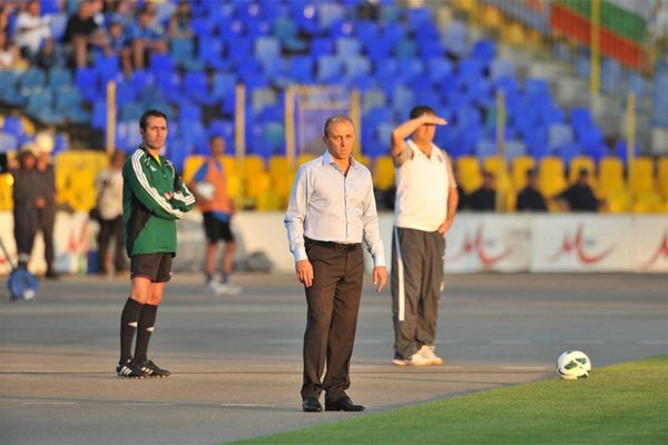 Илиан Илиев почна с победа треньорската си кариера на "Герена".