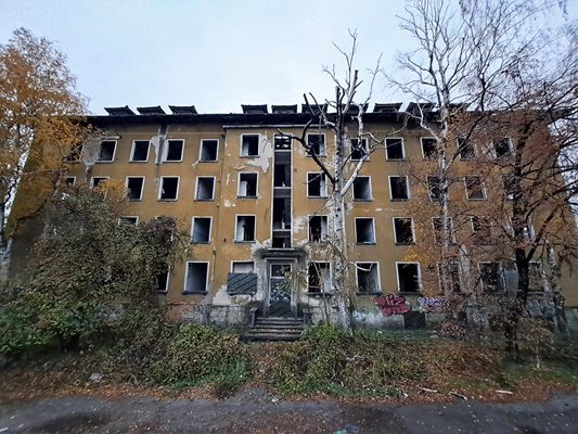 На снимката е бившата сграда на Транспортната болница.