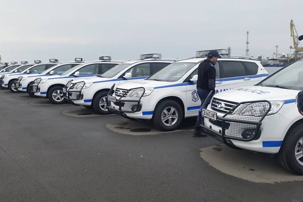 Новите автомобили бяха показани на Морската гара  в Бургас.