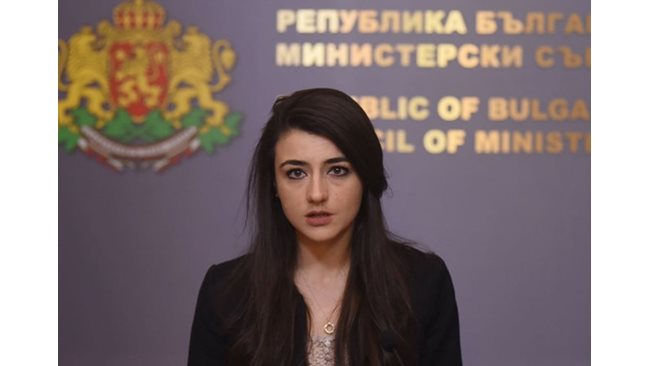 Outwardly, she calls the Russian ambassador because of the diploma – a spy, she refuses to appear