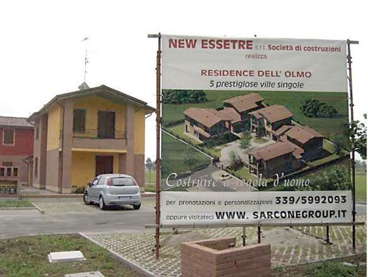 Един от жилищните комплекси, построен в Италия от
фирмата на клана Сарконе.