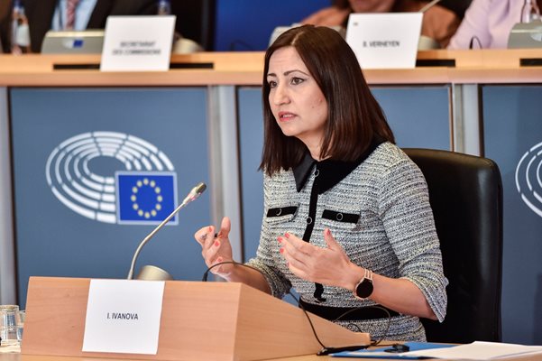 Две комисии задаваха въпроси на българската кандидатка за еврокомисар Илиана Иванова. СНИМКА: ЕП