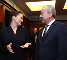 Гълъб Донев и Каталин Новак СНИМКА: Пресцентър на Министерски съвет