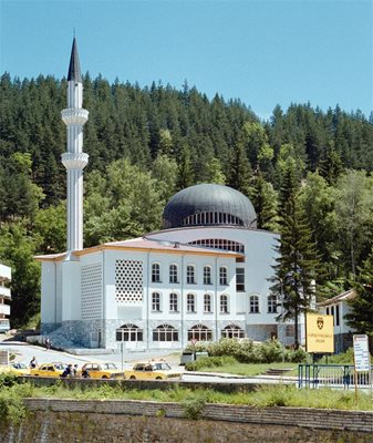 Турция дава 12 милиона лева за джамия в Кърджали