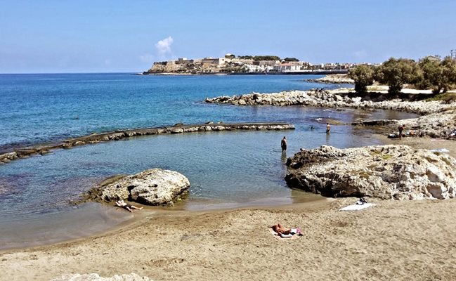 Плажът край градчето Ретимно на о. Крит, на който била открита мъртвата Марияна. Снимка: cretapost.gr.
