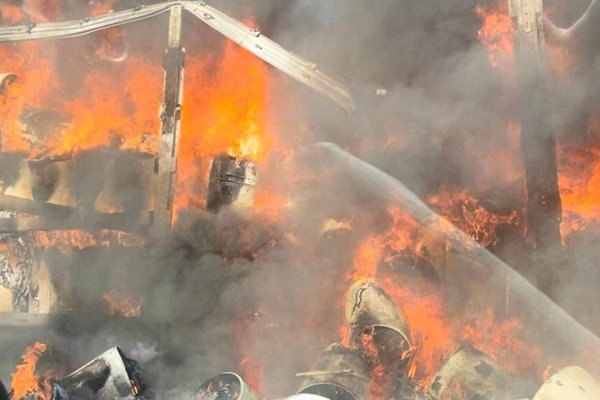 Тир се запали на АМ Струма
Вероника Дженева