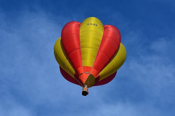 Руснаци поставиха световен рекорд за дълъг полет с балон с горещ въздух
