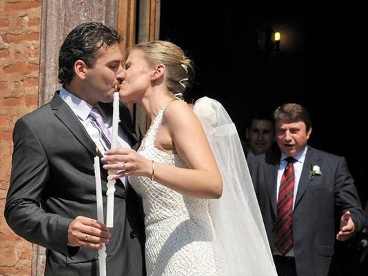 Младен Червеняков омъжи дъщеря си за адвокат