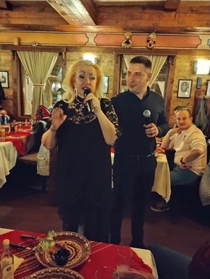 Дупнишката Мадона и младият й дуетен партньор Юлиан Асенов