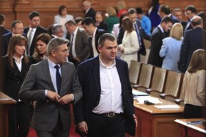 Парламентът все по-близо до идеята без главен прокурор в конституцията (Обзор)