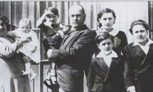 Мусолини имал над 60 любовници и десетина деца. Въпреки ежедневните изневери до смъртта си той обитава със съпругата си римската 