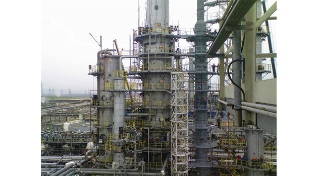 СПАД: Заради кризата “Лукойл-Нефтохим” не работи с пълен капацитет.
