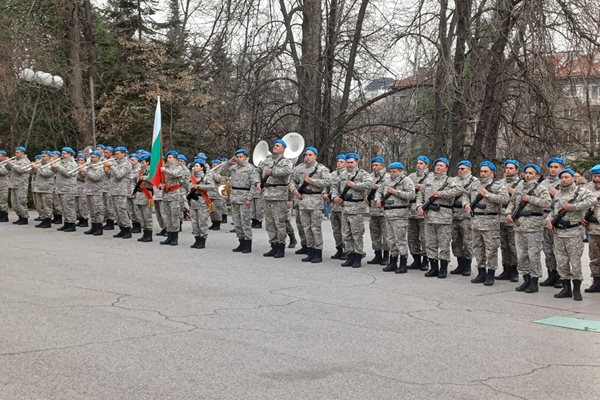 Военни от пловдивския гарнизон взеха участие в поклонението.