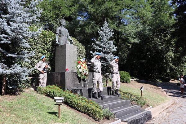 Паметникът на Левски на Бунарджика в Пловдив