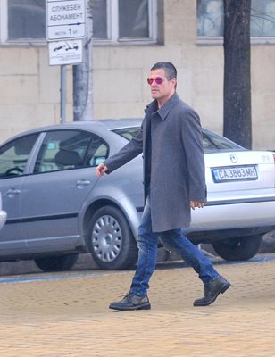 Брендо се разхожда необезпокоявано в София